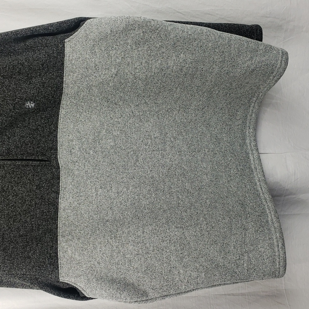 Izod Men's XL Two-Tone Gray Colorblock 1/4 Zip-Up Thermasoft Fleece Sweater - Picture 6 of 11